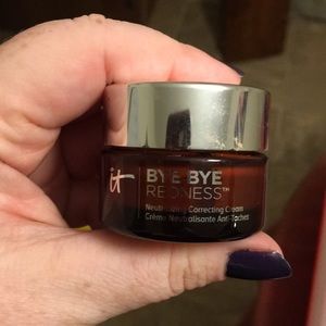 IT Cosmetics Bye Bye Redness Creme